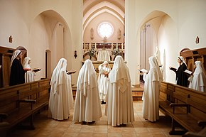 liturgie des heures pratiquée par des soeurs